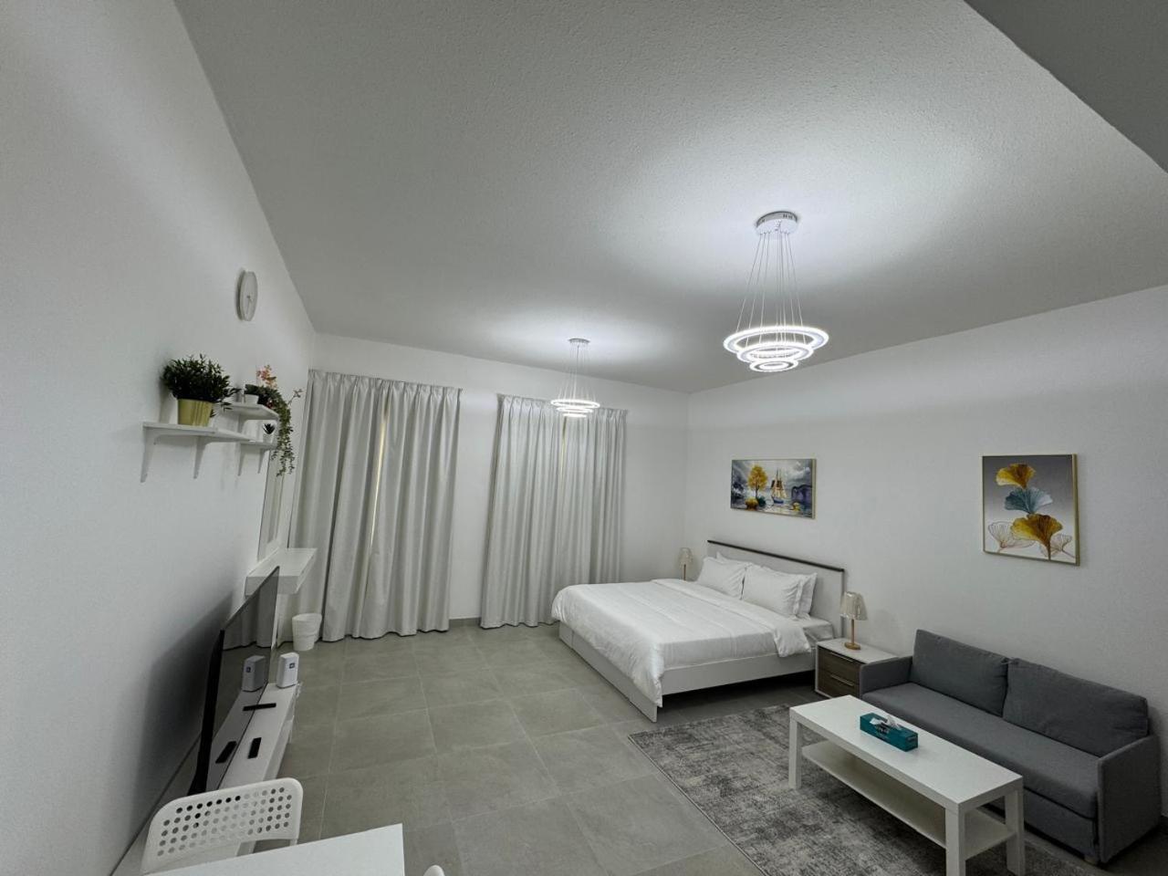 شقة England Cluster International - Bright,spacious And Well Furnished *